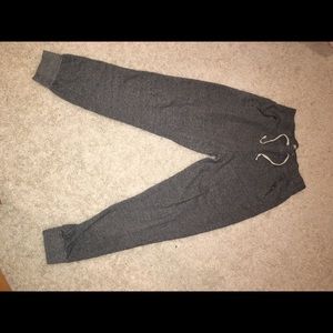 Hollister joggers
